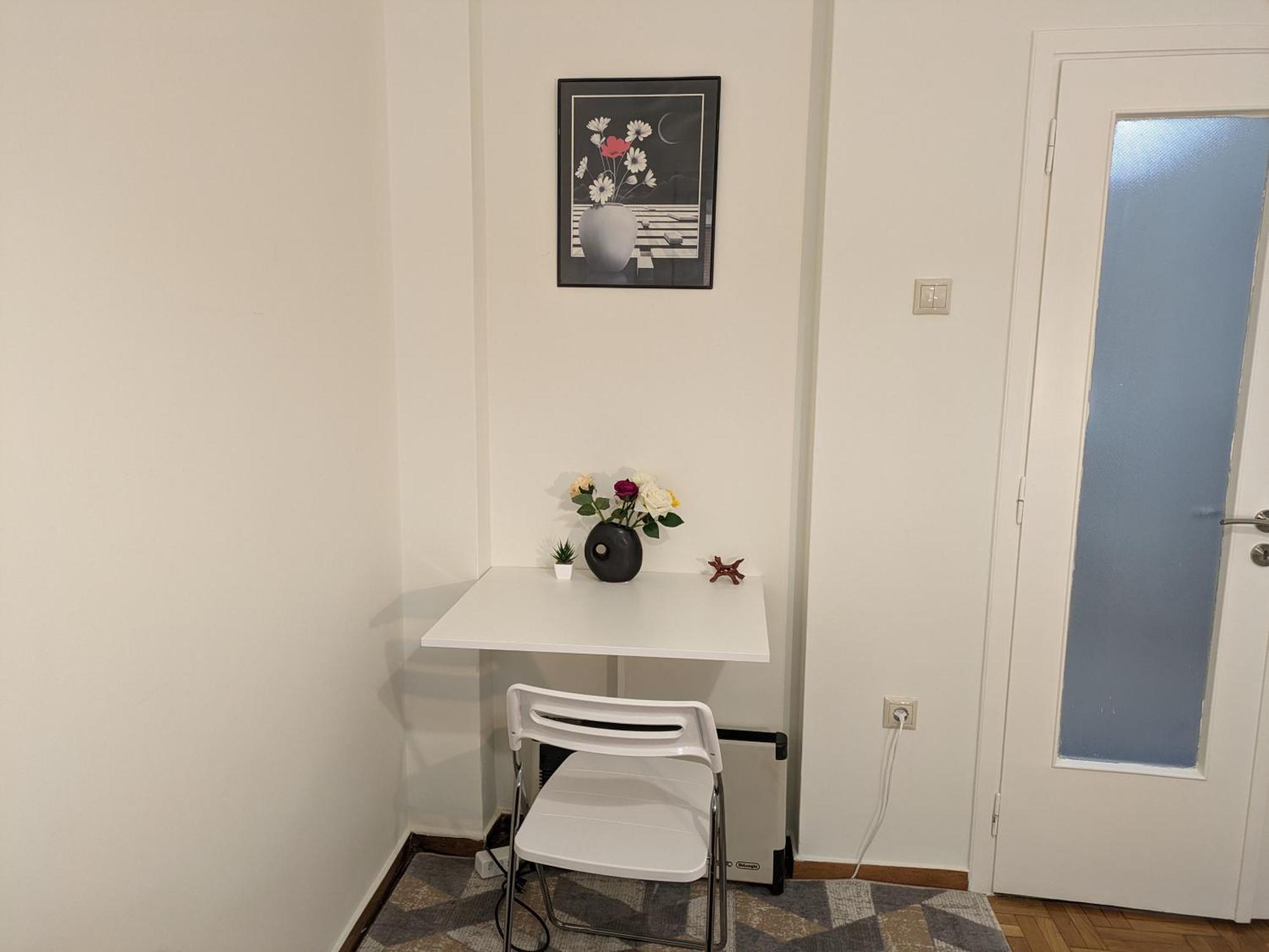 Lavender-Emma Cosy Apartment Near City Center Athena Bagian luar foto