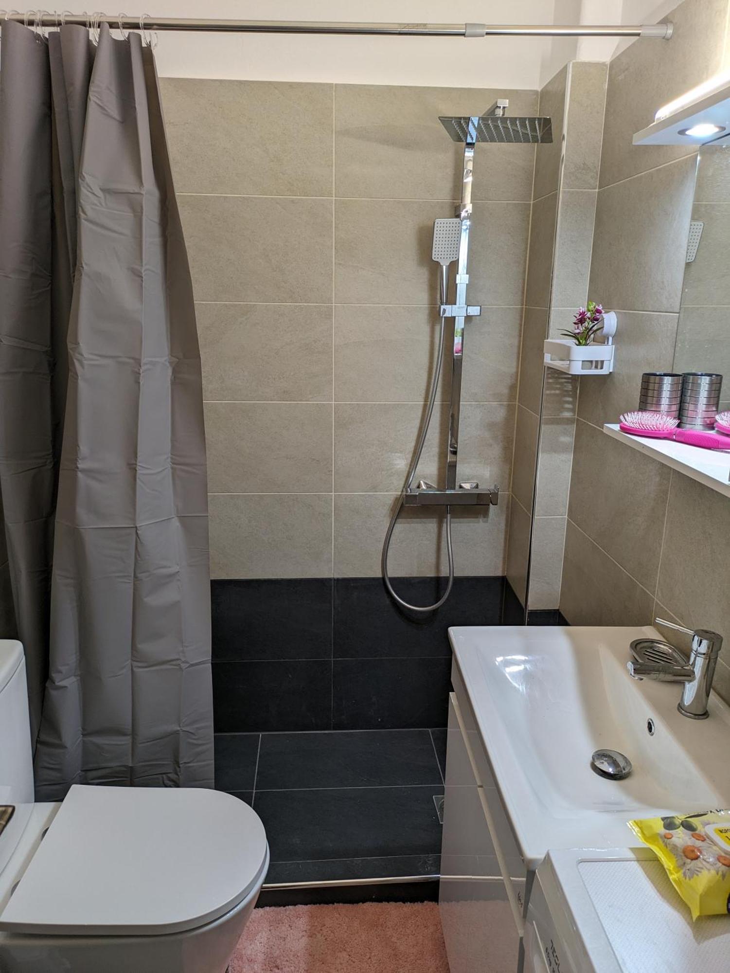 Lavender-Emma Cosy Apartment Near City Center Athena Bagian luar foto